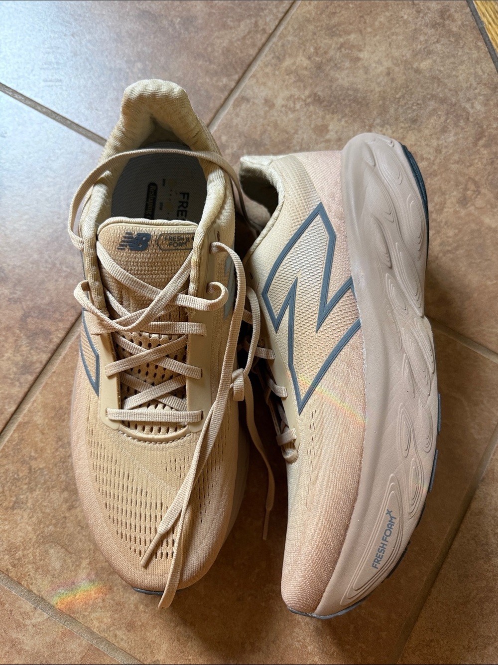 New Balance Men’s Tan Athletic Running sneakers